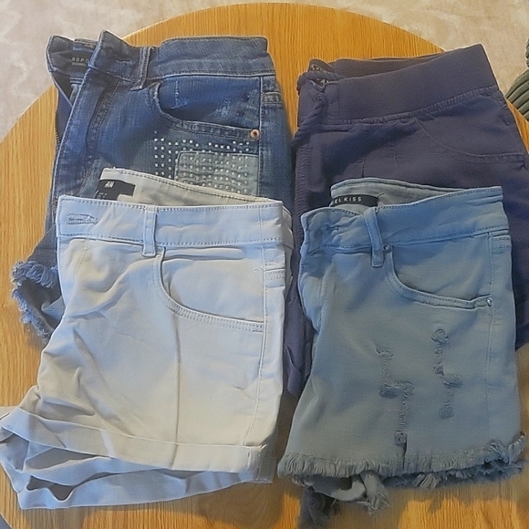 Shorts Bundle - Picture 1 of 9